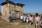 In Hierapolis gibt es ausgedehnte Grberfelder...
